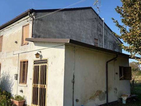 casa indipendente in vendita a Ferrara in zona Porotto / Cassana
