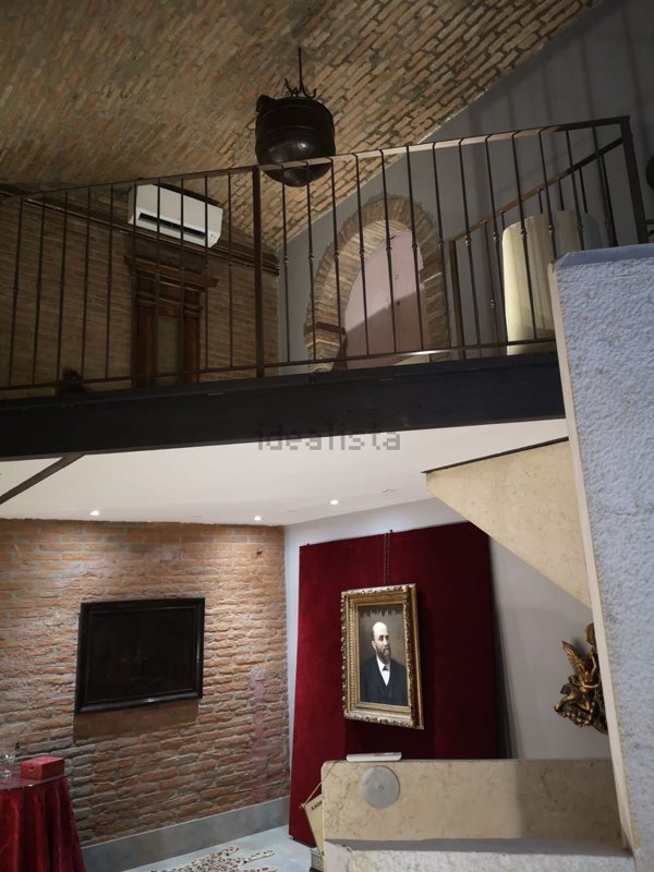 locale commerciale in vendita a Ferrara in zona Centro Storico