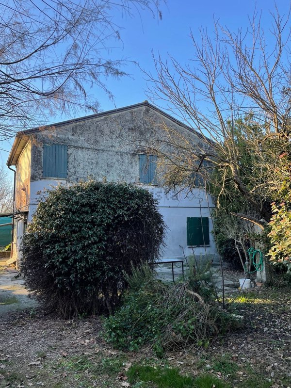 casa indipendente in vendita a Ferrara