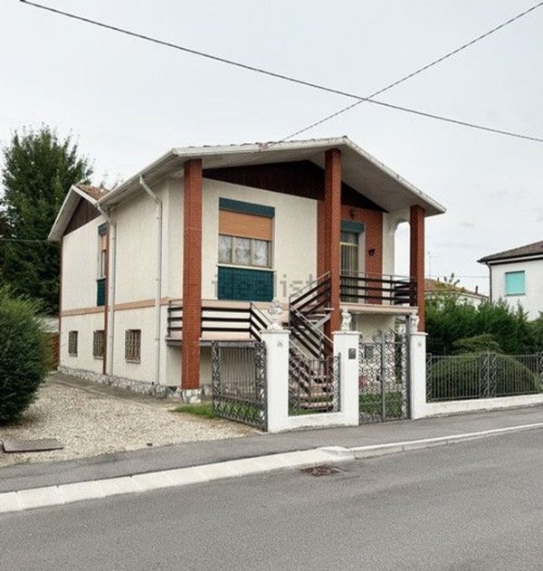 casa indipendente in vendita a Ferrara in zona Sant'Egidio / Gaibanella