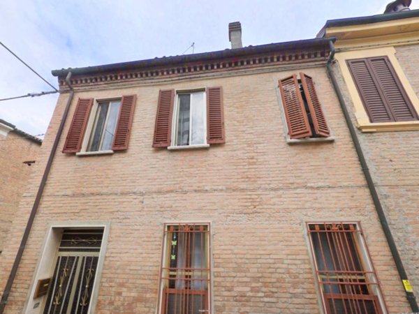 casa indipendente in vendita a Ferrara