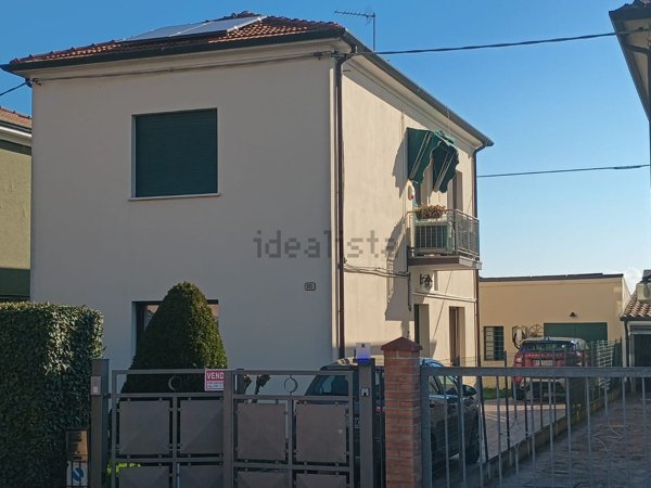 casa indipendente in vendita a Ferrara