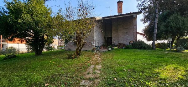 casa indipendente in vendita a Ferrara