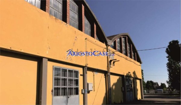 locale di sgombero in vendita a Ferrara