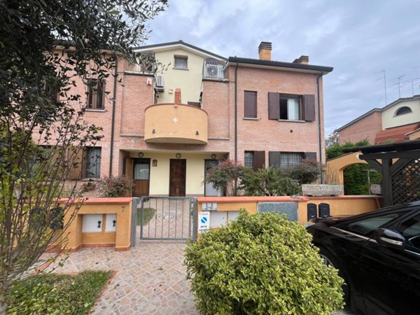 casa indipendente in vendita a Ferrara in zona Casaglia