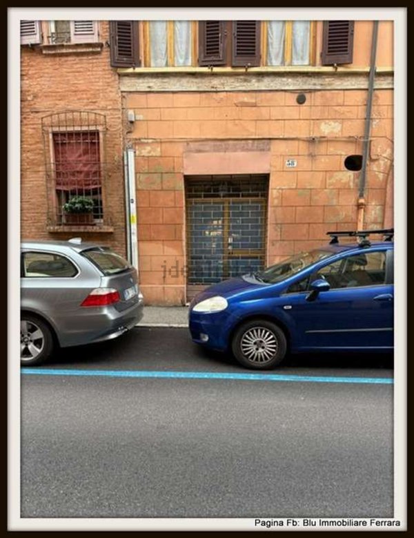 negozio in vendita a Ferrara in zona Centro Storico