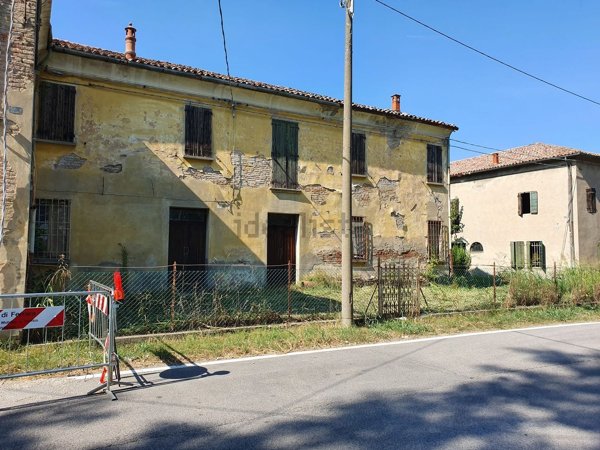 casale in vendita a Ferrara