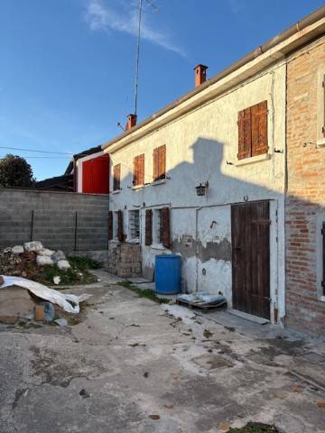 casa indipendente in vendita a Ferrara in zona Cona