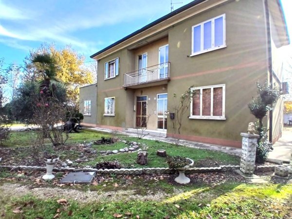 casa indipendente in vendita a Ferrara in zona San Martino