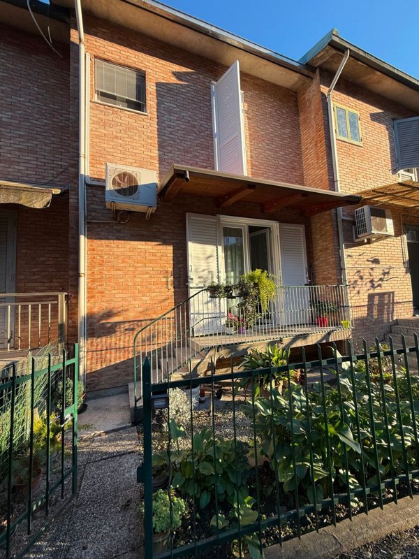 casa indipendente in vendita a Ferrara in zona Pontelagoscuro