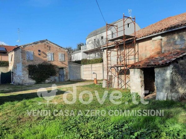 casa indipendente in vendita a Ferrara