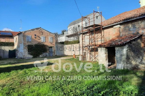 casa indipendente in vendita a Ferrara