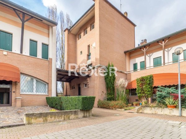 casa indipendente in vendita a Ferrara