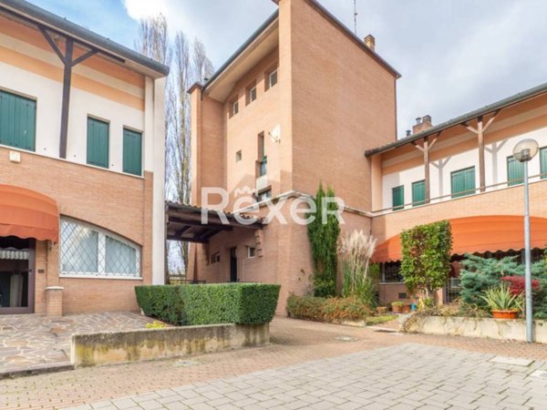 casa indipendente in vendita a Ferrara