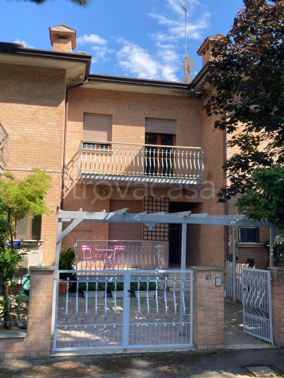 casa indipendente in vendita a Ferrara