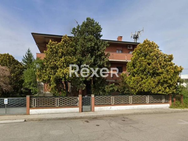 casa indipendente in vendita a Ferrara