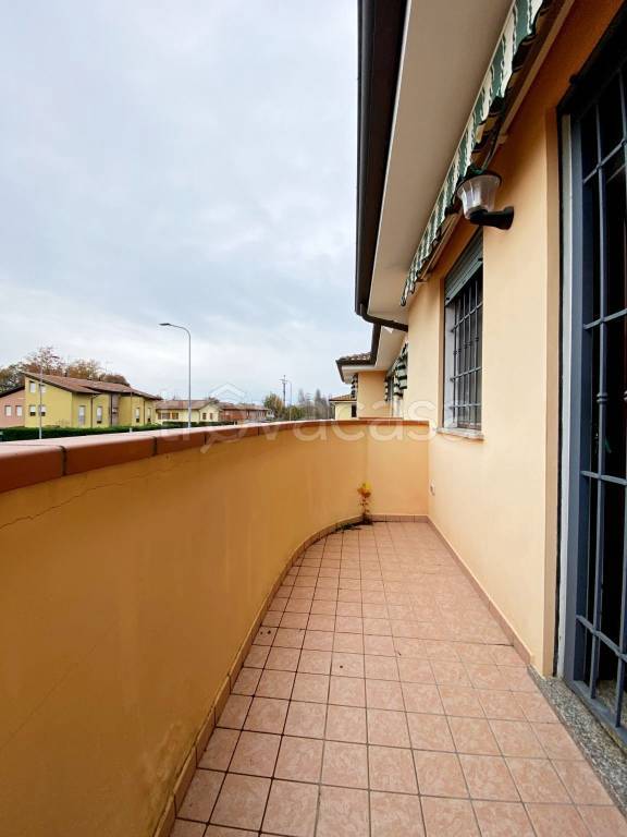 casa indipendente in vendita a Ferrara in zona Quartesana