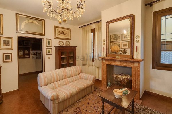 casa indipendente in vendita a Ferrara in zona Centro Storico