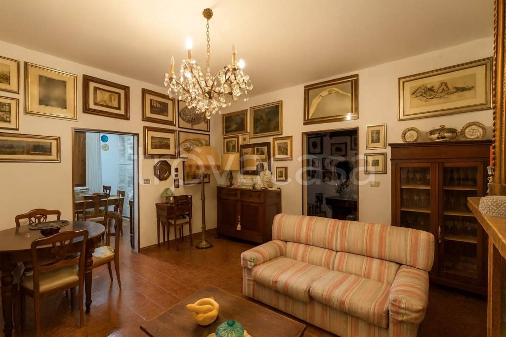 casa indipendente in vendita a Ferrara in zona Centro Storico