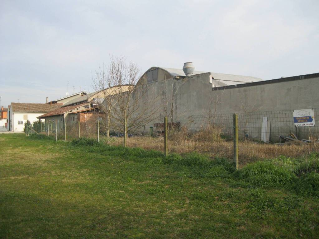 terreno edificabile in vendita a Ferrara in zona San Martino