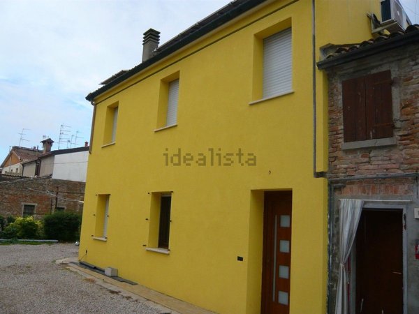 casa indipendente in vendita a Ferrara in zona Baura