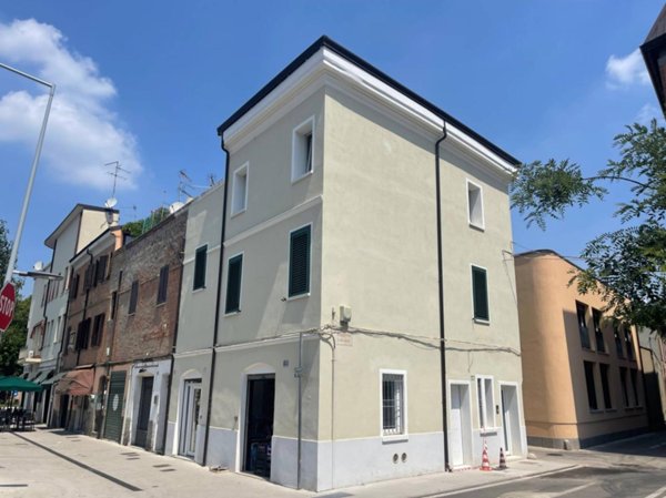 appartamento in vendita a Ferrara in zona Centro Storico