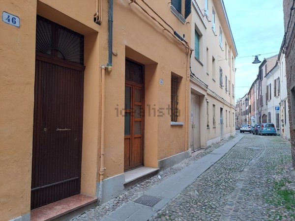 appartamento in vendita a Ferrara in zona Centro Storico