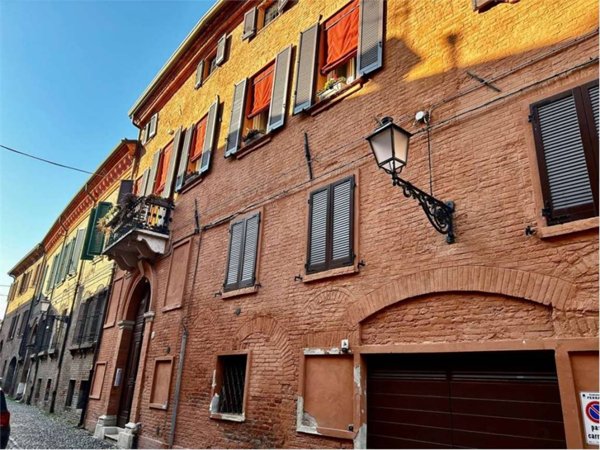 appartamento in vendita a Ferrara in zona Centro Storico