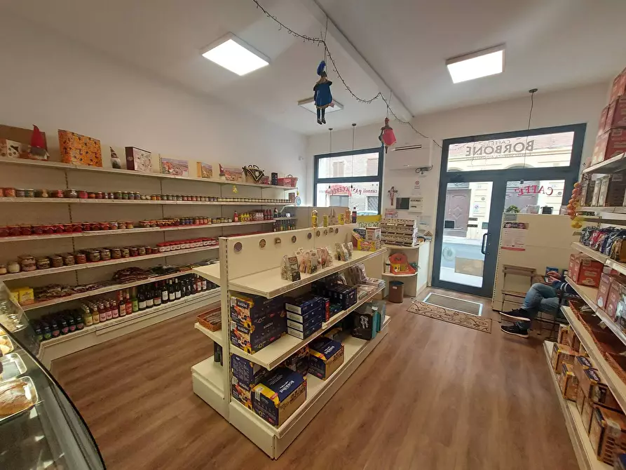 negozio in vendita a Ferrara in zona Centro Storico
