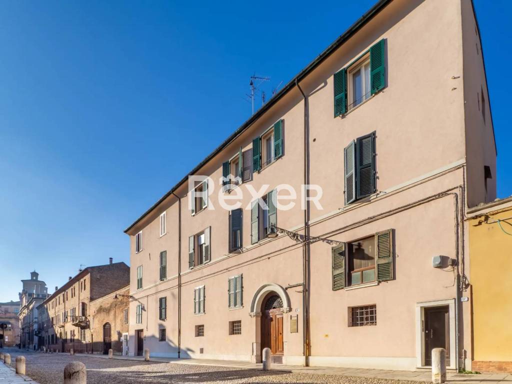 appartamento in vendita a Ferrara in zona Centro Storico