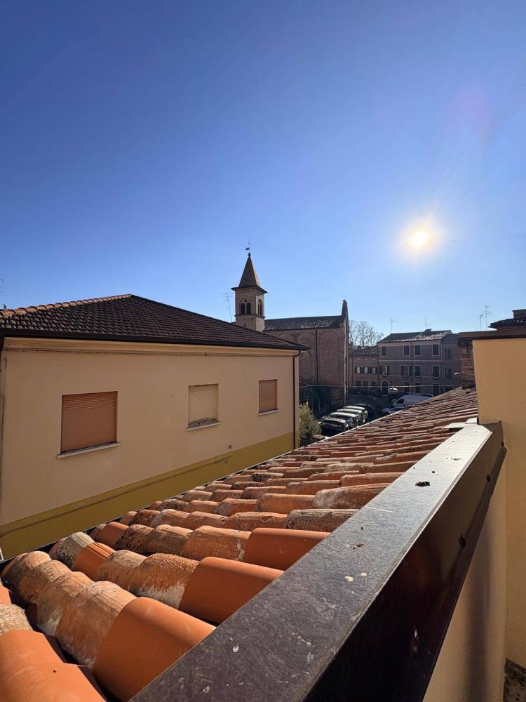 casa indipendente in vendita a Ferrara in zona Centro Storico