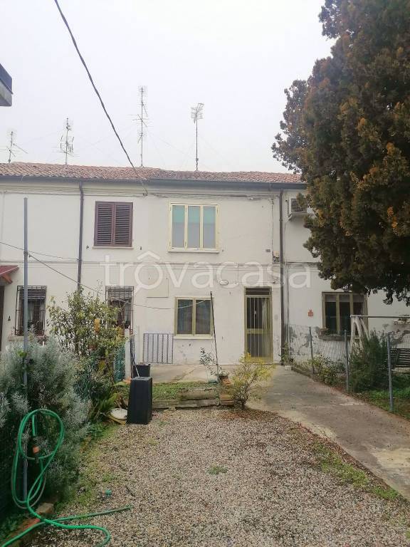 casa indipendente in vendita a Ferrara in zona Casaglia
