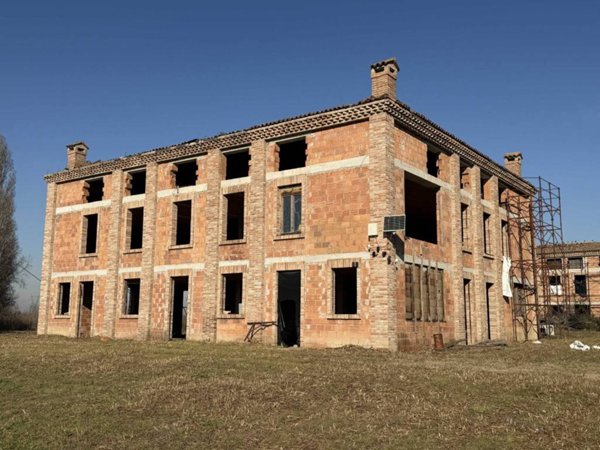 intera palazzina in vendita a Ferrara in zona San Martino