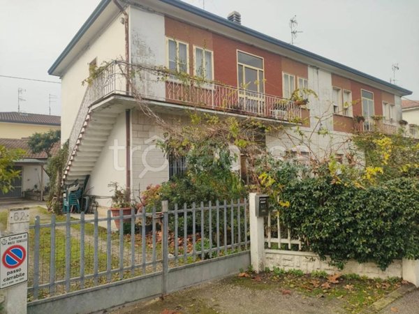 appartamento in vendita a Ferrara in zona Quartesana