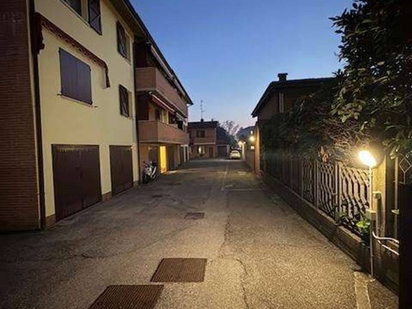 negozio in vendita a Ferrara in zona Cona