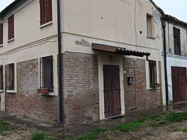casa indipendente in vendita a Ferrara