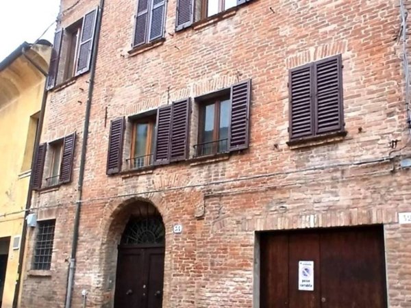 intera palazzina in vendita a Ferrara in zona Centro Storico