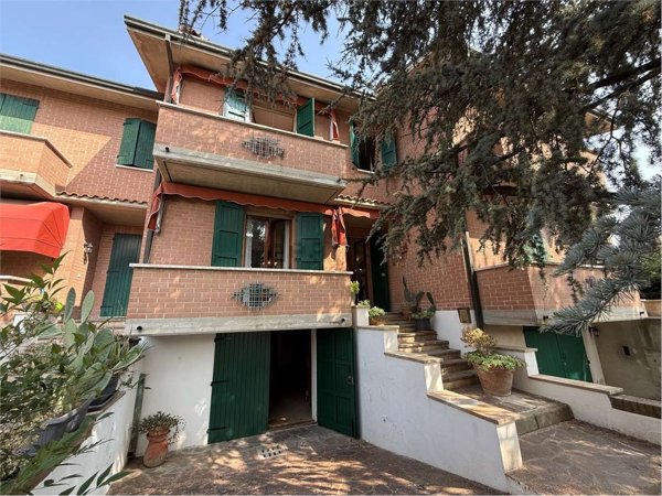 casa indipendente in vendita a Ferrara in zona Centro Storico