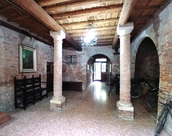 appartamento in vendita a Ferrara in zona Centro Storico