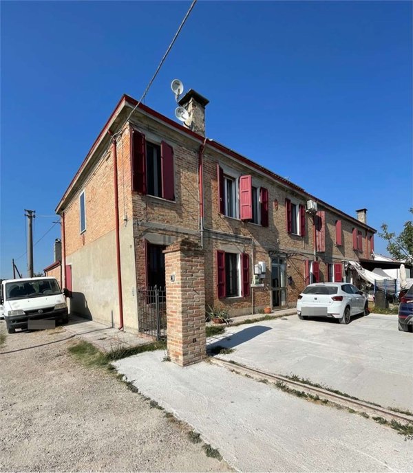 casa indipendente in vendita a Ferrara in zona Pontelagoscuro