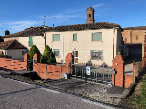 casa indipendente in vendita a Ferrara in zona Contrapò