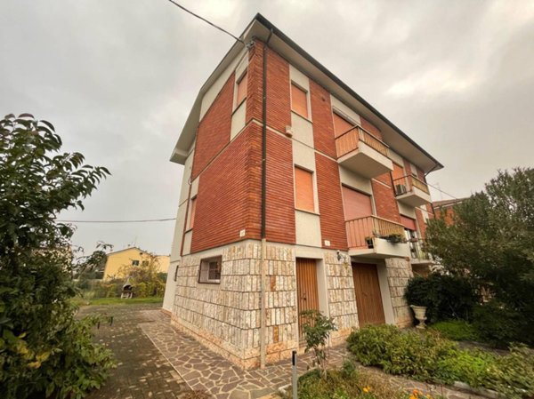 casa indipendente in vendita a Ferrara