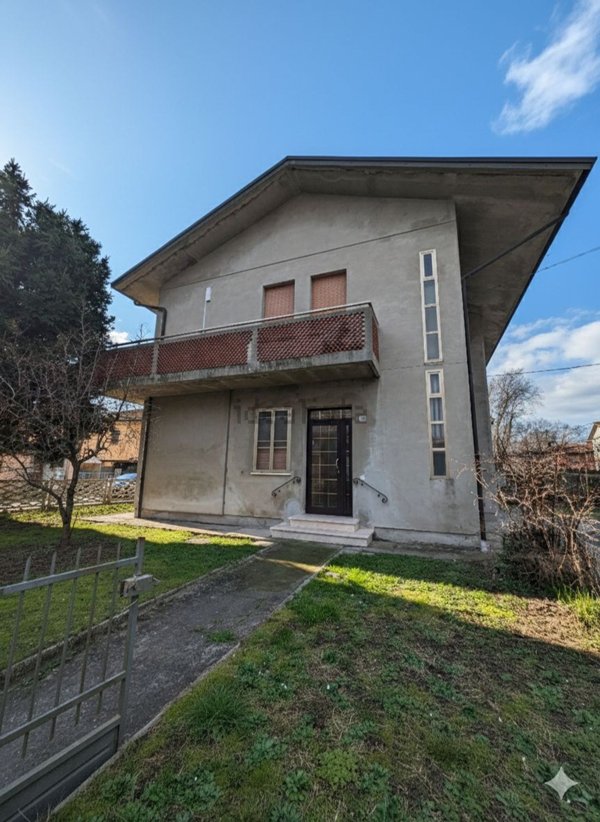 casa indipendente in vendita a Ferrara in zona Boara