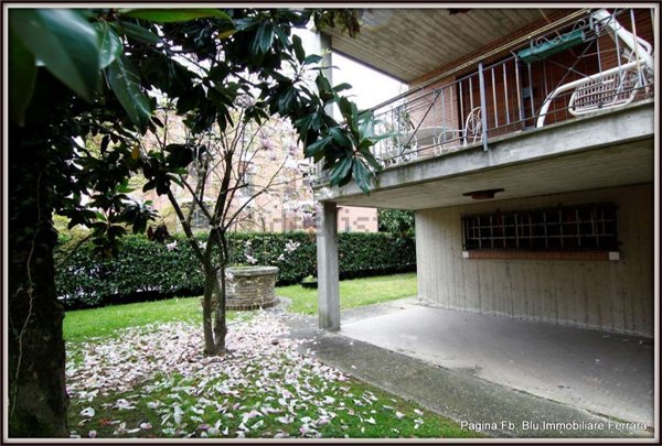 casa indipendente in vendita a Ferrara