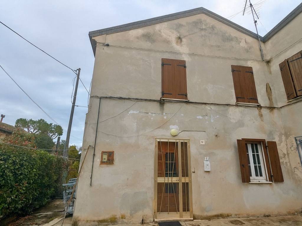 casa indipendente in vendita a Ferrara in zona Correggio