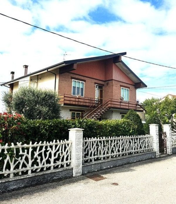 casa indipendente in vendita a Ferrara in zona San Bartolomeo in Bosco