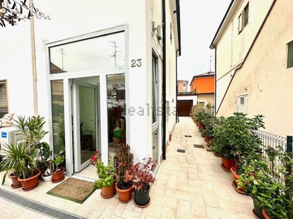 casa indipendente in vendita a Ferrara