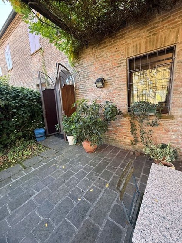 casa indipendente in vendita a Ferrara in zona San Martino