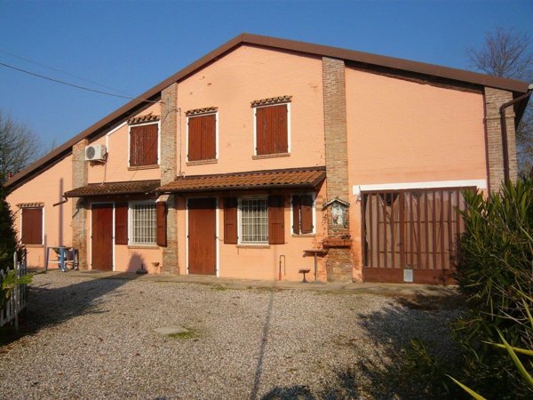 appartamento in vendita a Ferrara in zona Contrapò