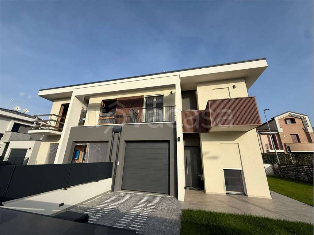 casa indipendente in vendita a Ferrara in zona San Martino